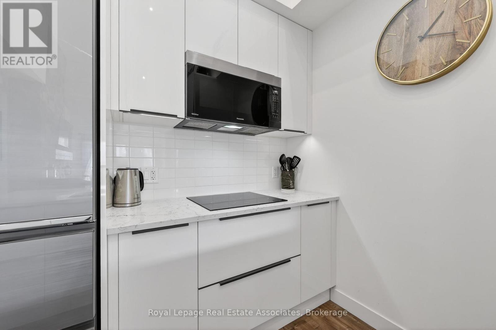 306 - 10 BEAUSOLEIL LANE Image 10