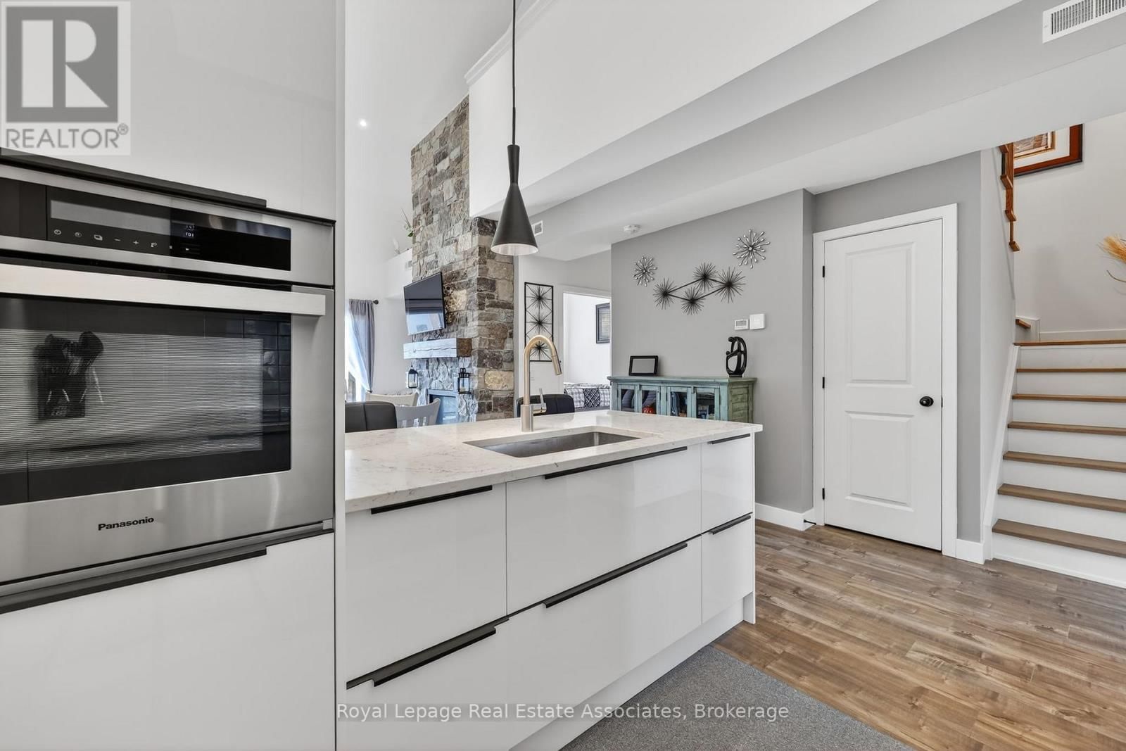 306 - 10 BEAUSOLEIL LANE Image 11