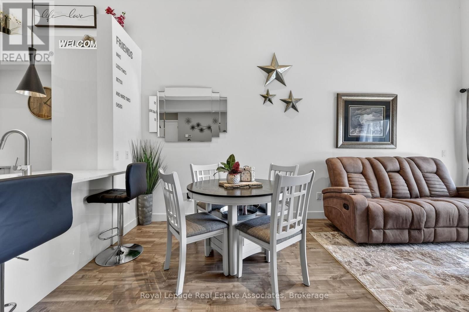 306 - 10 BEAUSOLEIL LANE Image 12