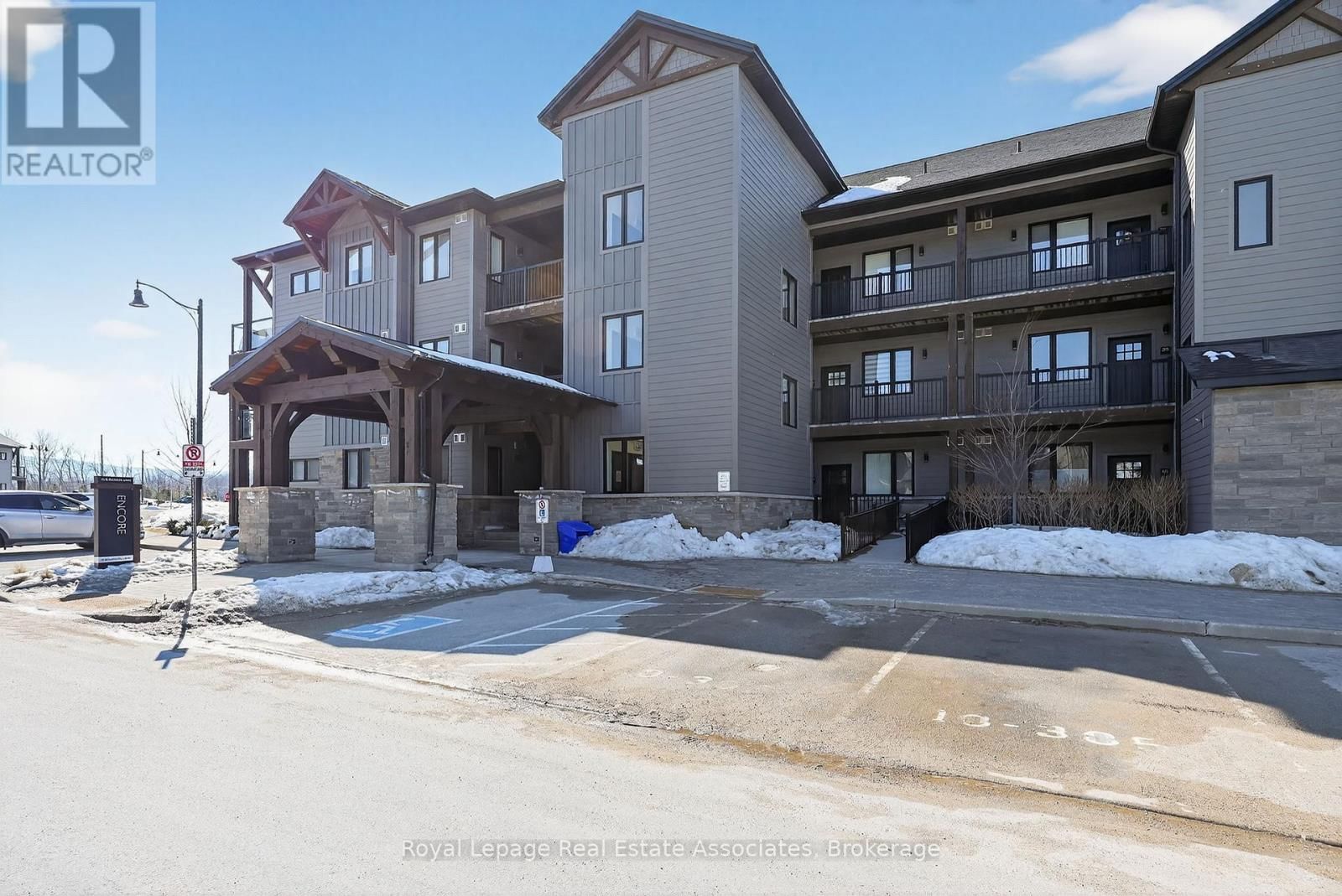 306 - 10 BEAUSOLEIL LANE Image 2