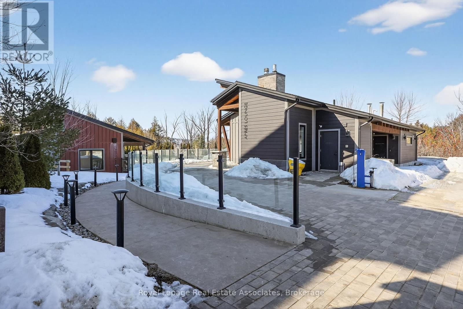 306 - 10 BEAUSOLEIL LANE Image 32