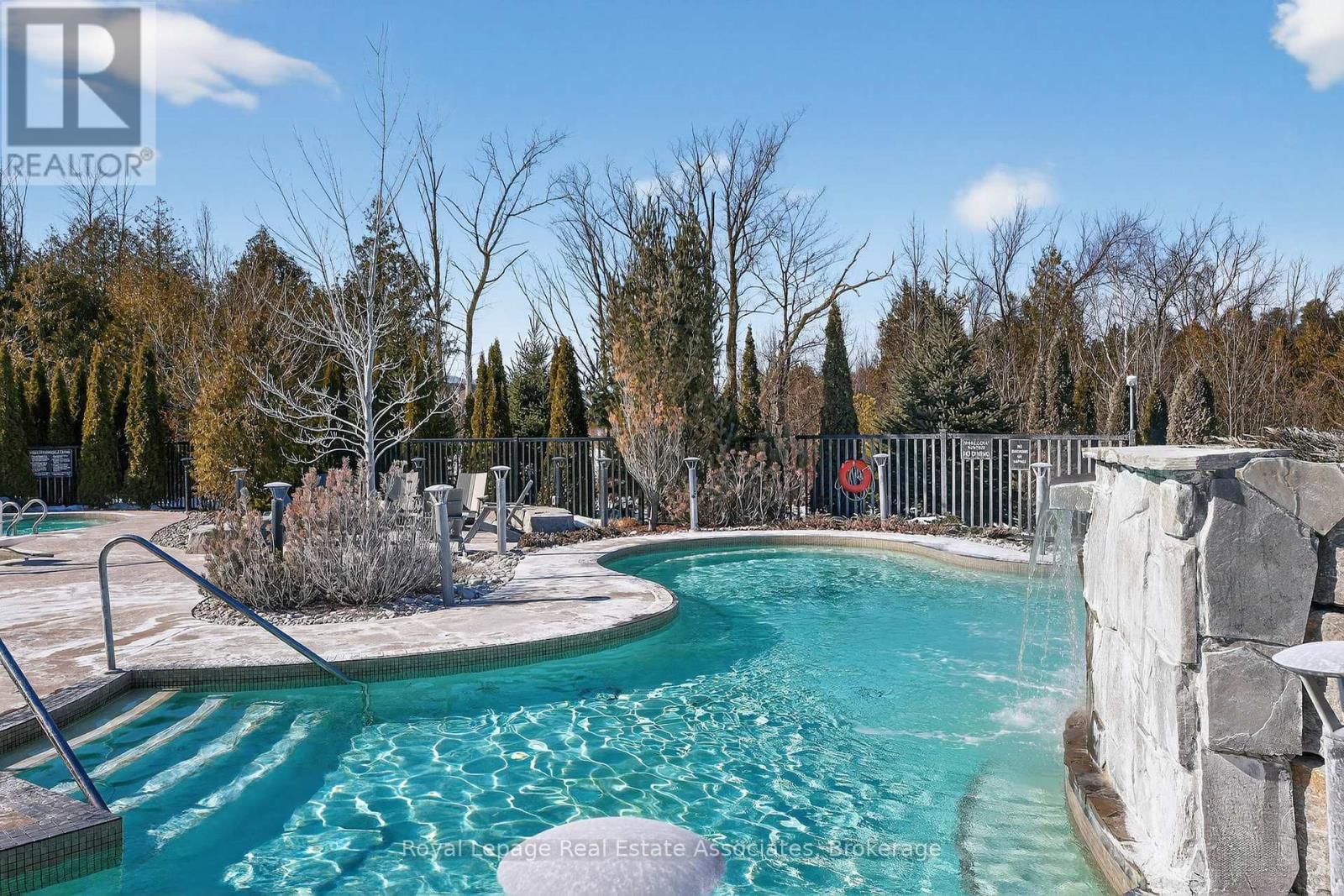 306 - 10 BEAUSOLEIL LANE Image 35