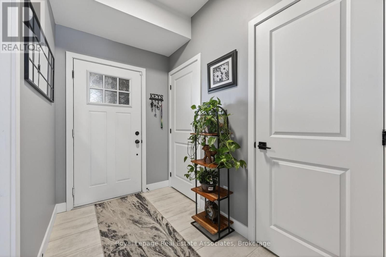 306 - 10 BEAUSOLEIL LANE Image 5