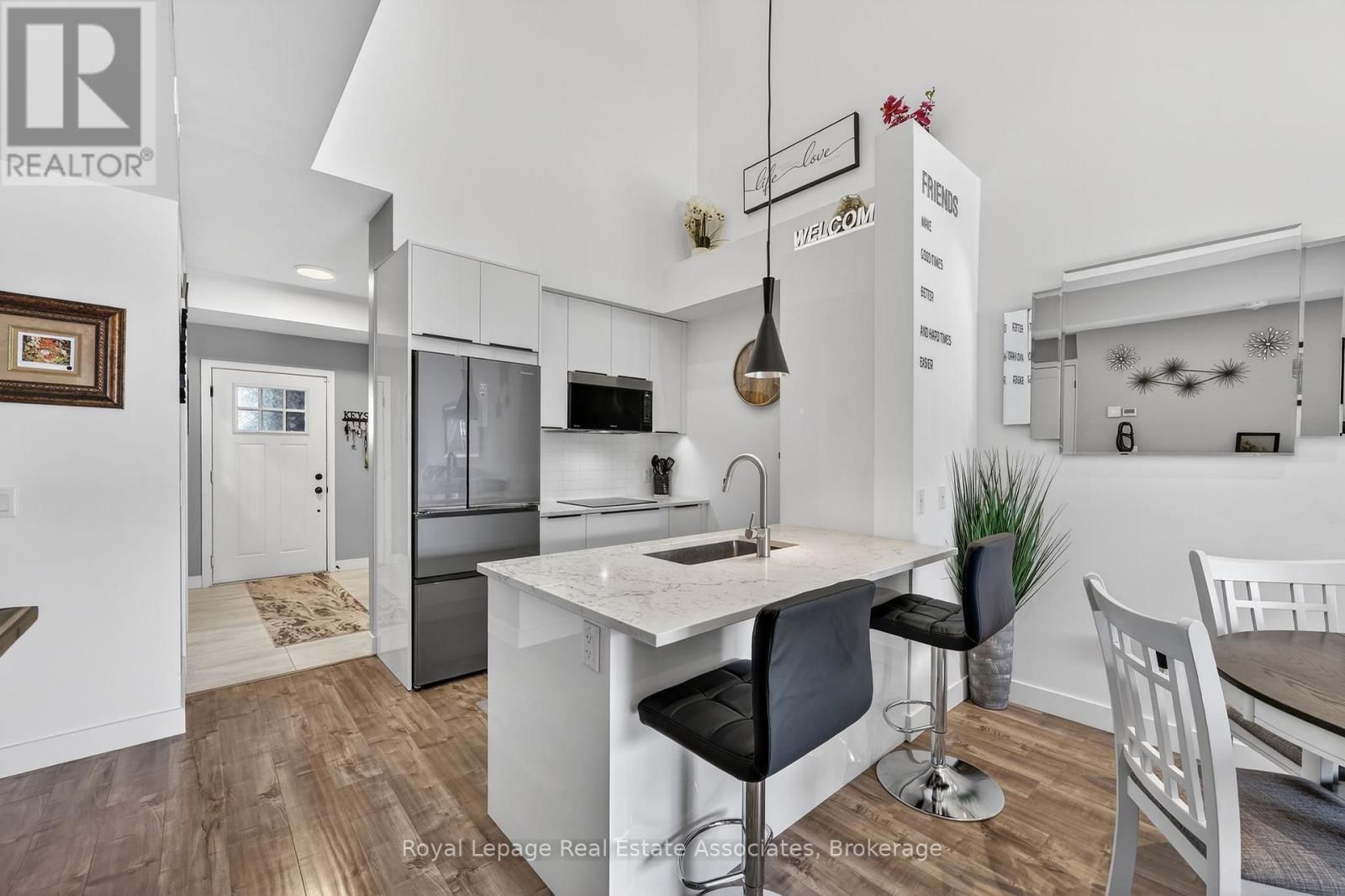 306 - 10 BEAUSOLEIL LANE Image 6