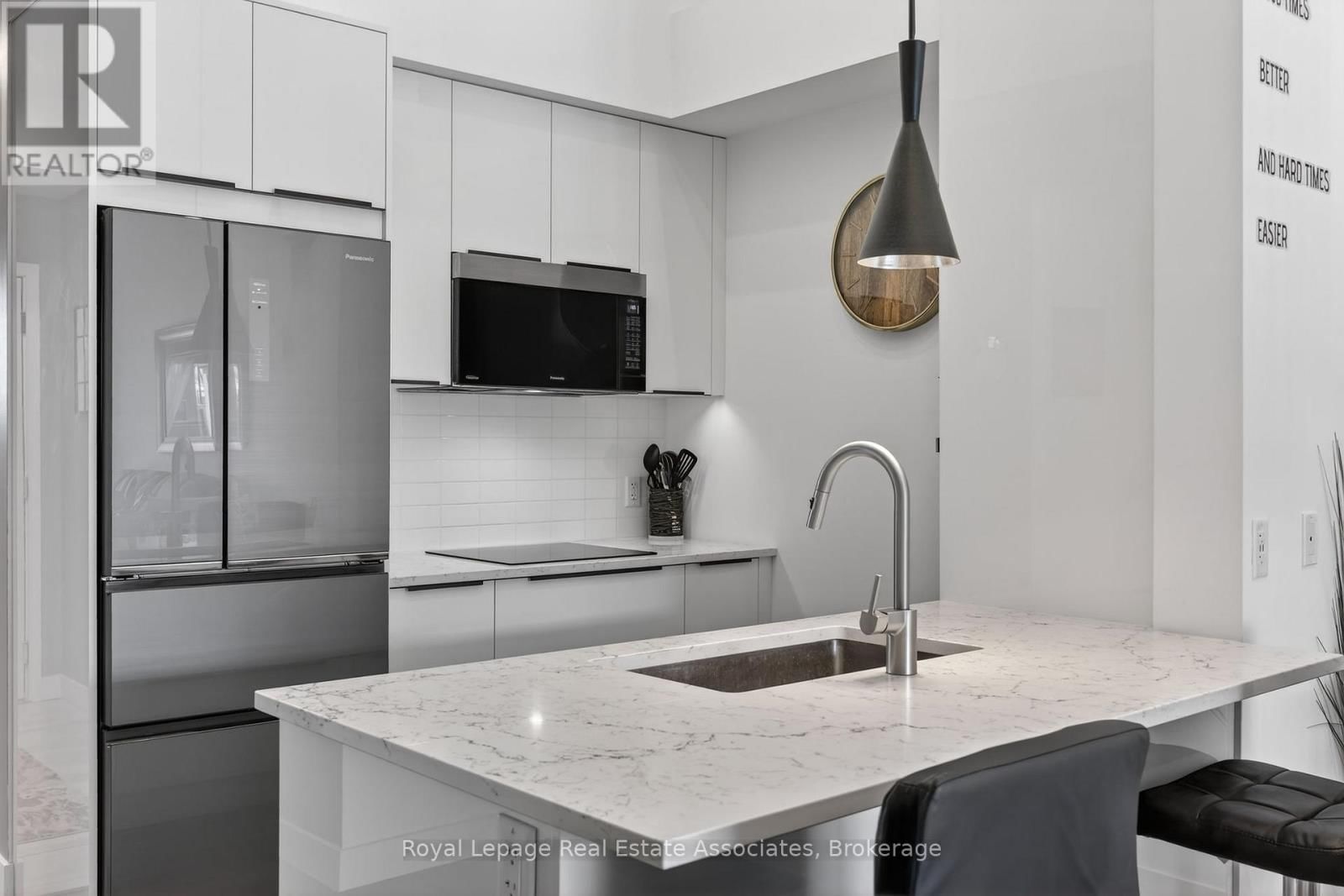 306 - 10 BEAUSOLEIL LANE Image 7