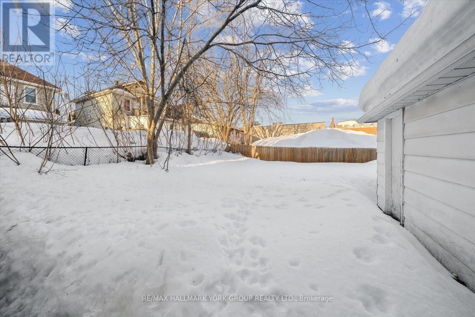 16 ALBERT STREET NORTH Image 37