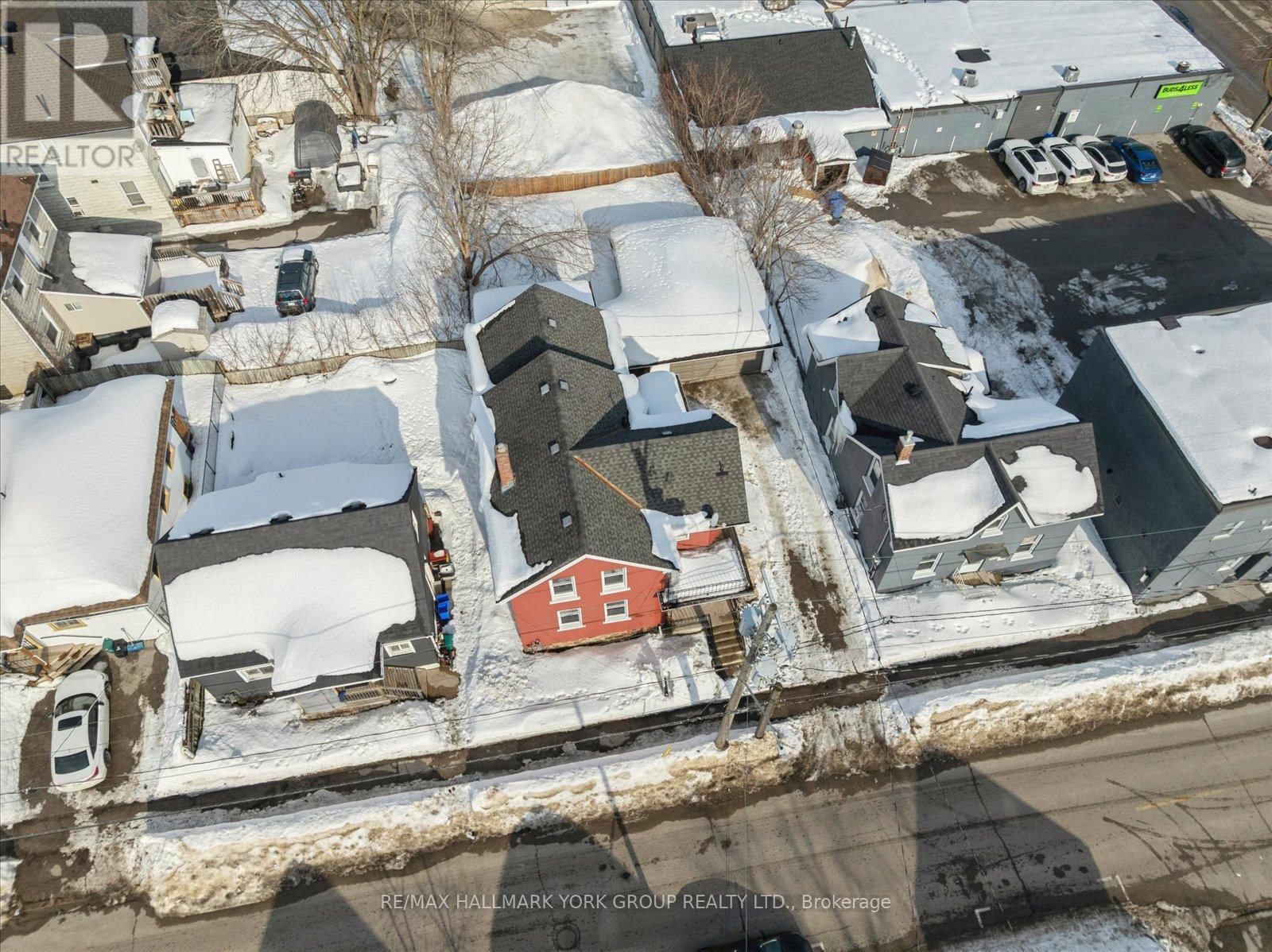 16 ALBERT STREET NORTH Image 45