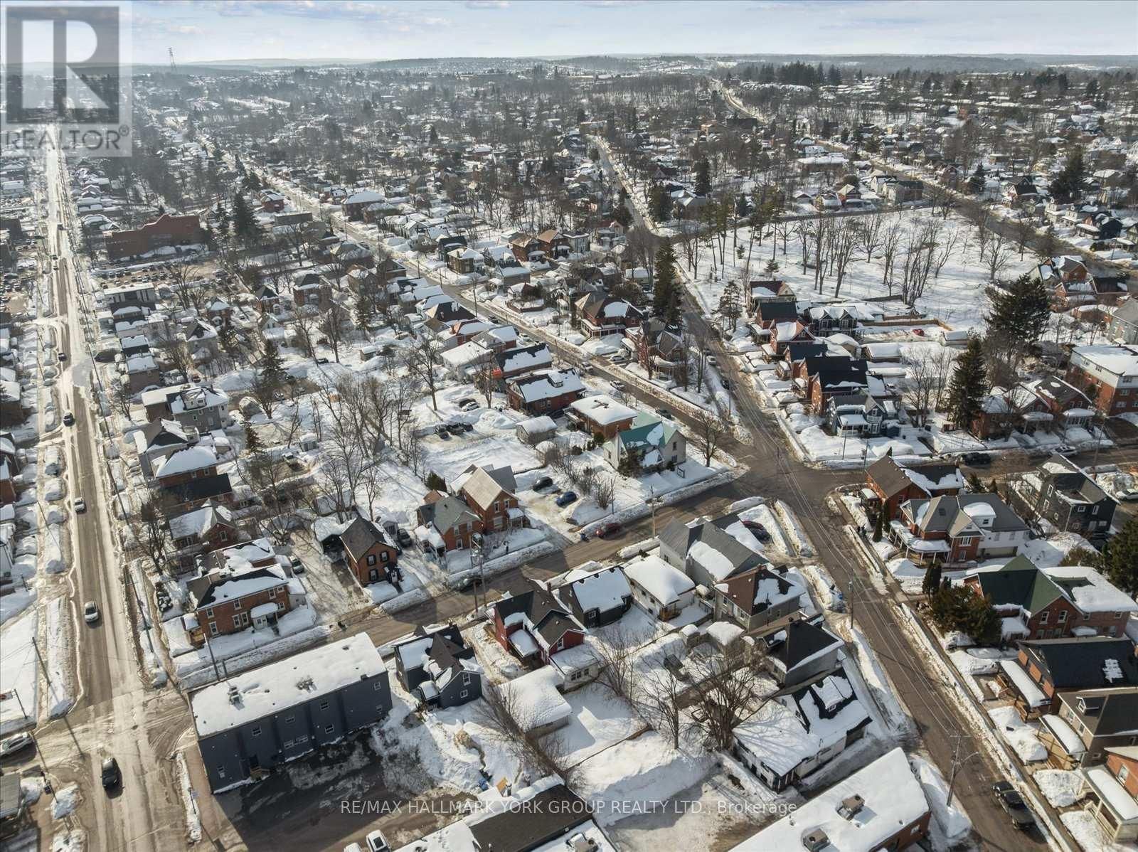 16 ALBERT STREET NORTH Image 46