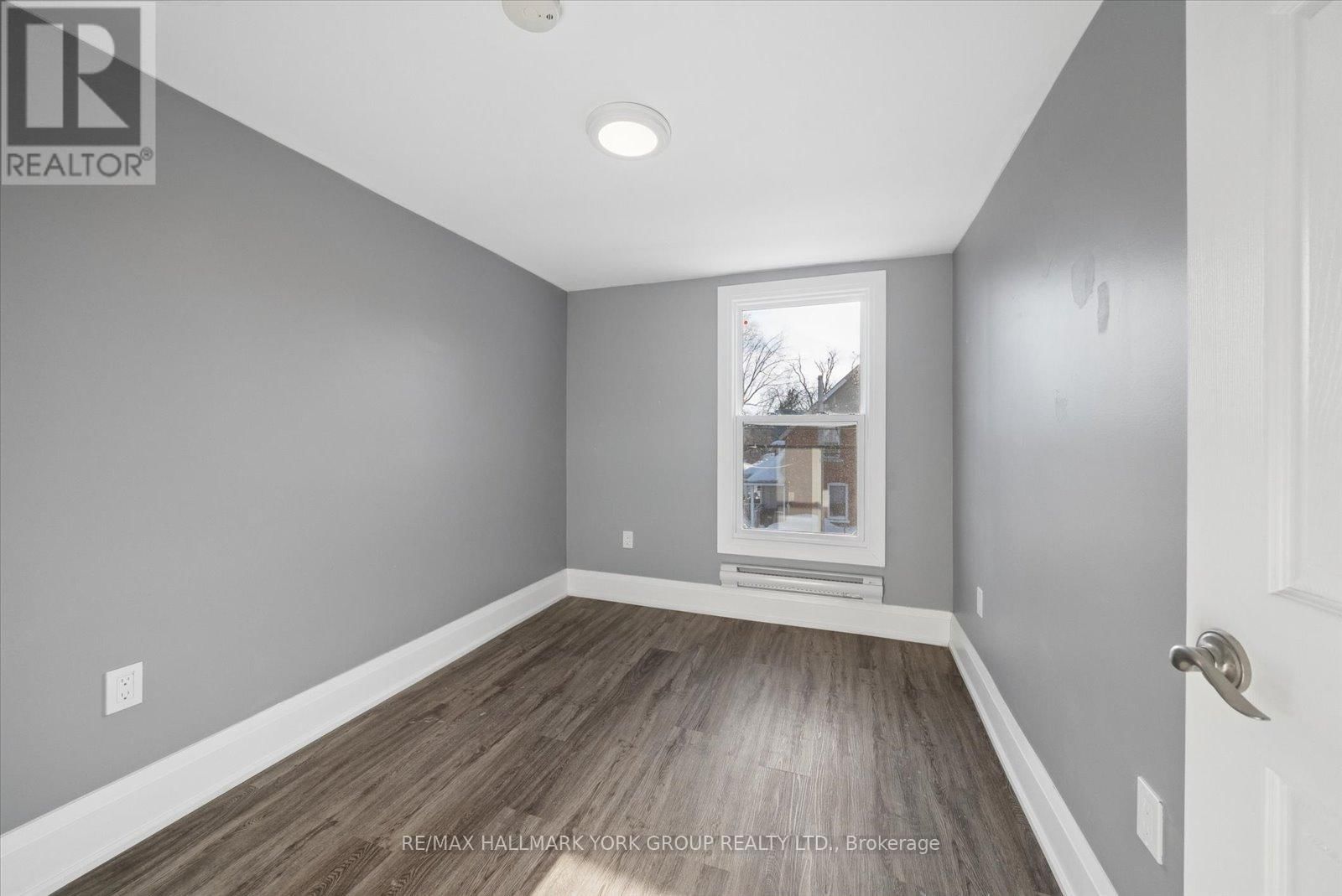 16 ALBERT STREET NORTH Image 9