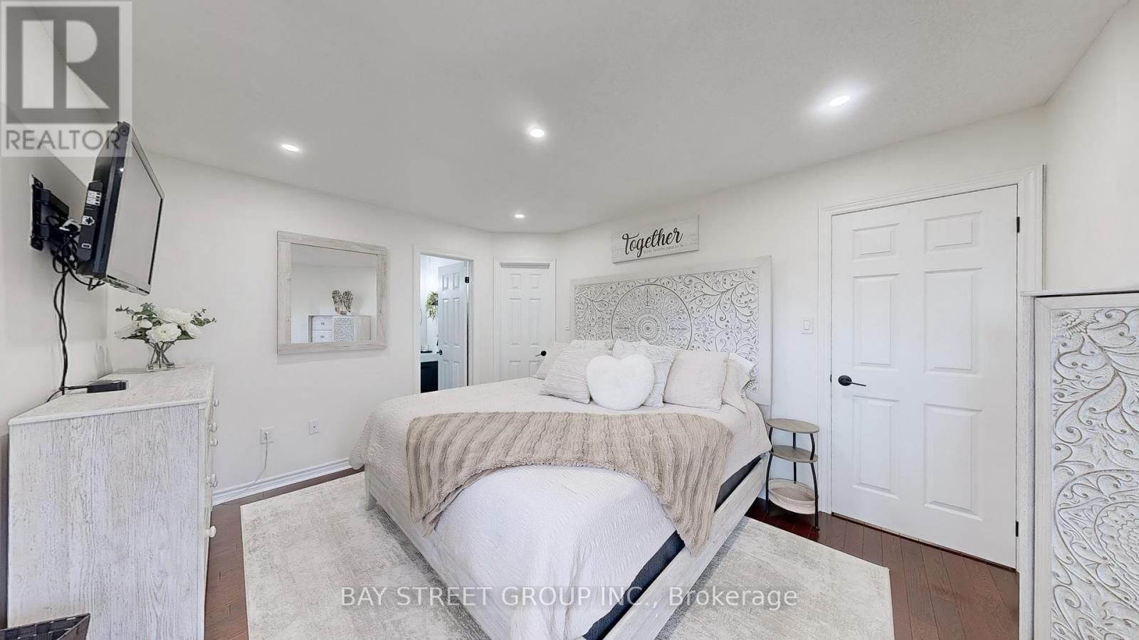 53 PRISCILLA'S PLACE Image 22