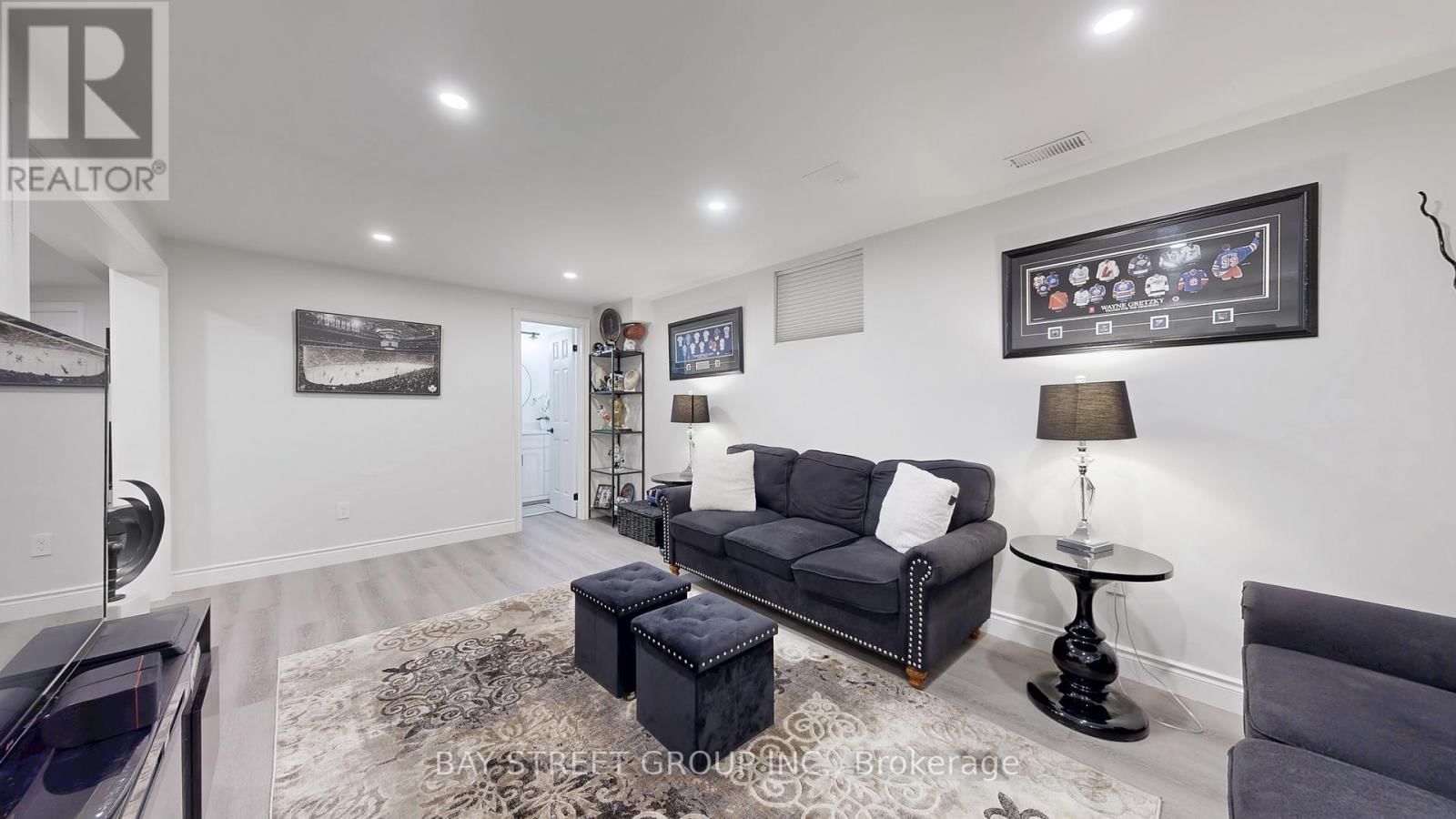 53 PRISCILLA'S PLACE Image 37