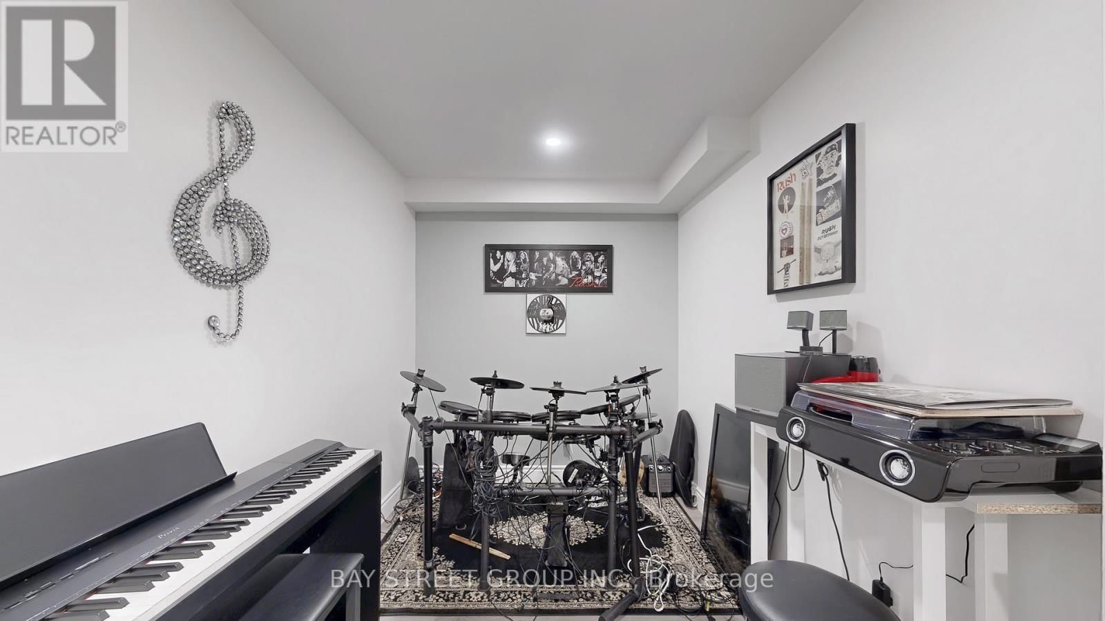 53 PRISCILLA'S PLACE Image 41