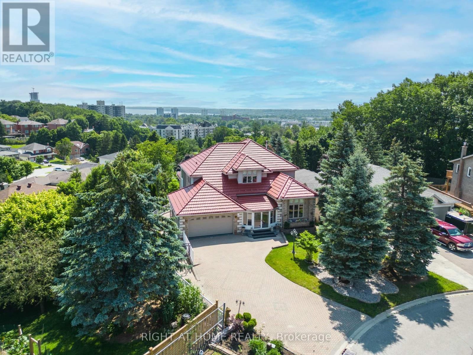 11 THACKERAY CRESCENT Image 10