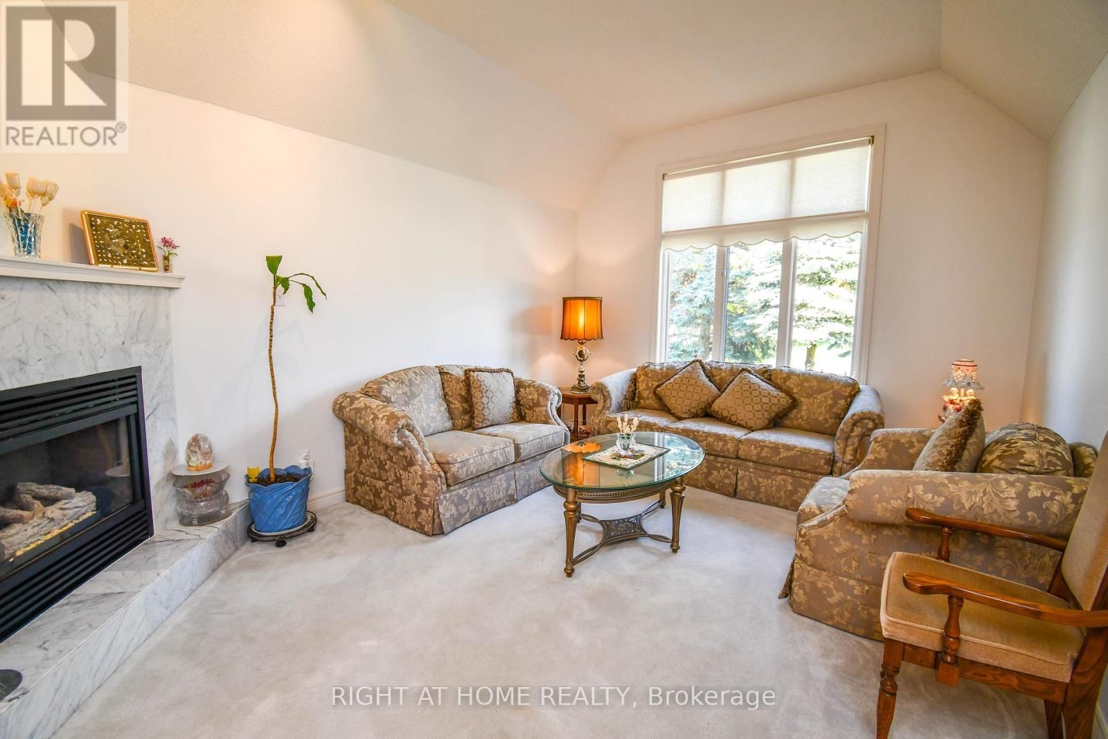 11 THACKERAY CRESCENT Image 19