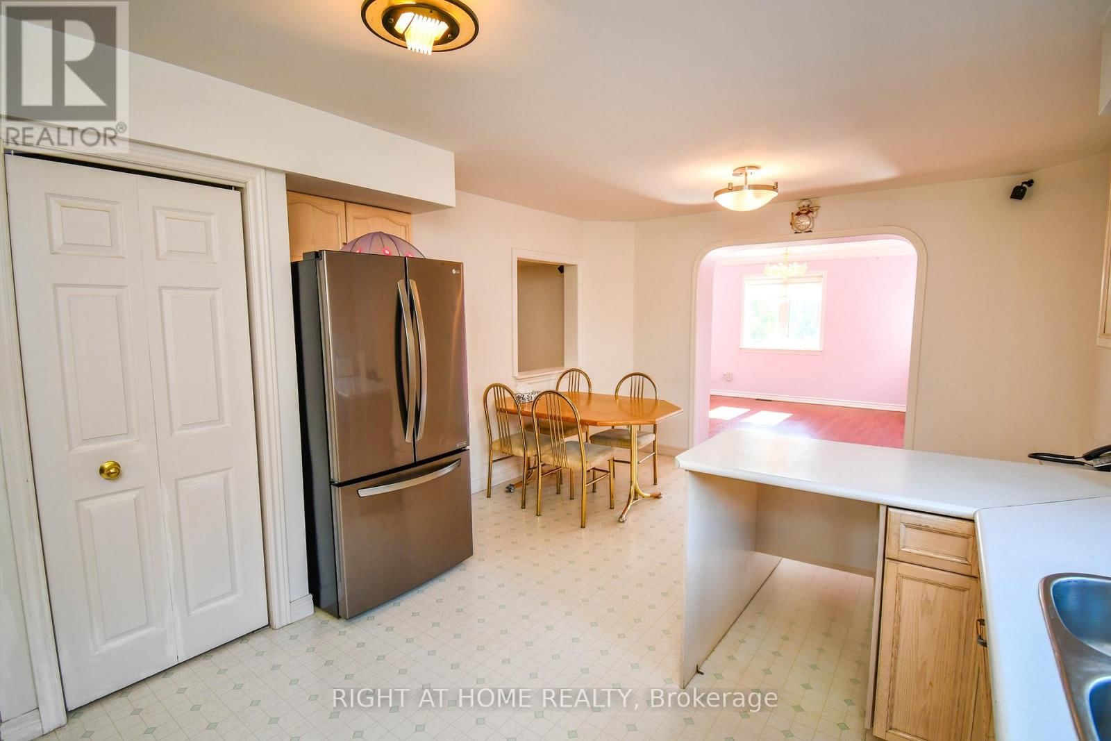 11 THACKERAY CRESCENT Image 20