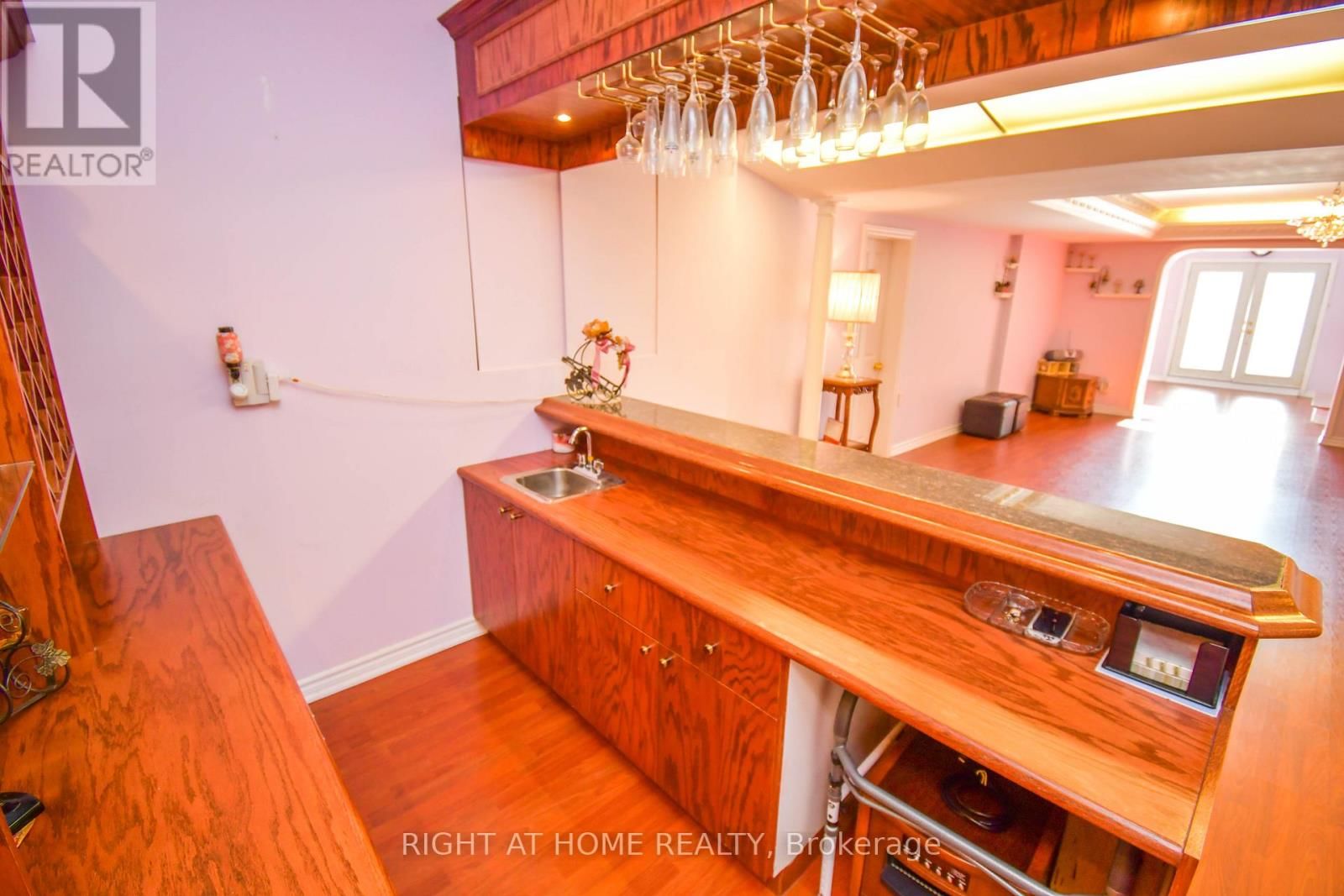 11 THACKERAY CRESCENT Image 31