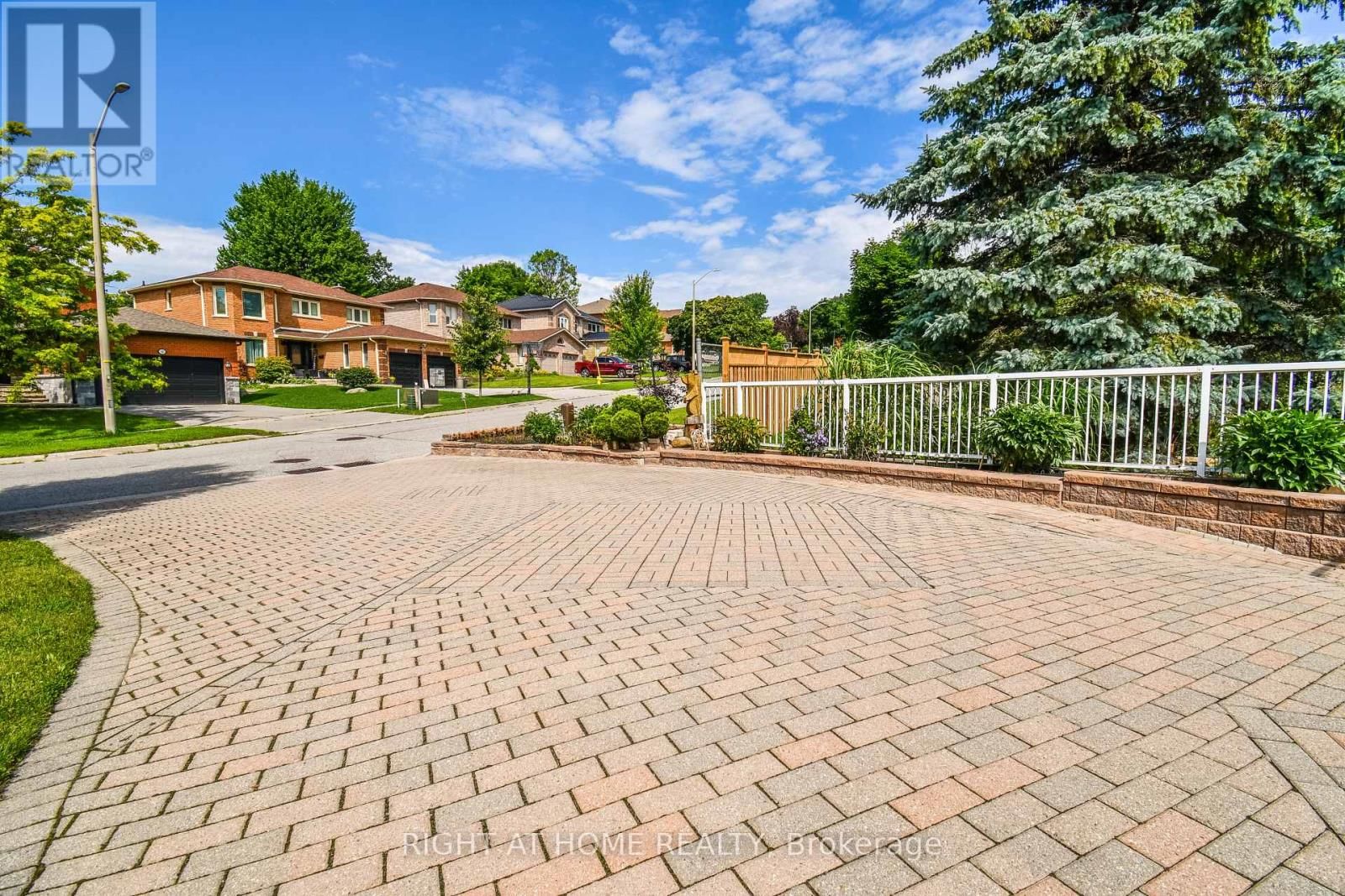 11 THACKERAY CRESCENT Image 6