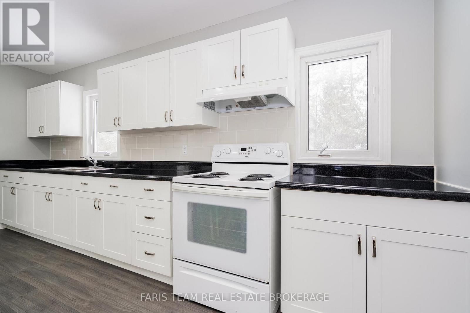 3554 JOHN STREET Image 10