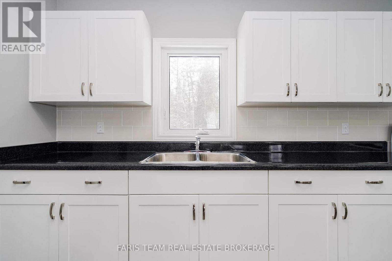 3554 JOHN STREET Image 11