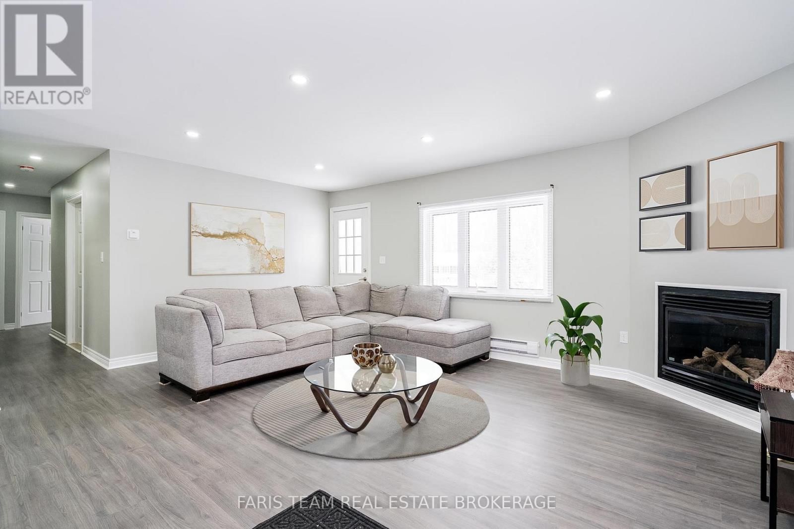 3554 JOHN STREET Image 14