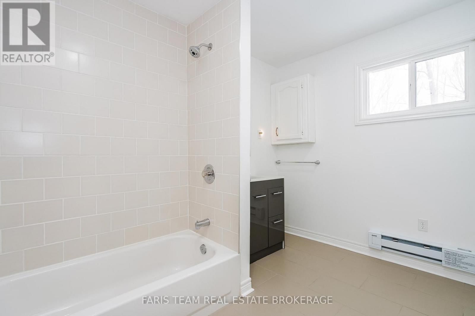 3554 JOHN STREET Image 25