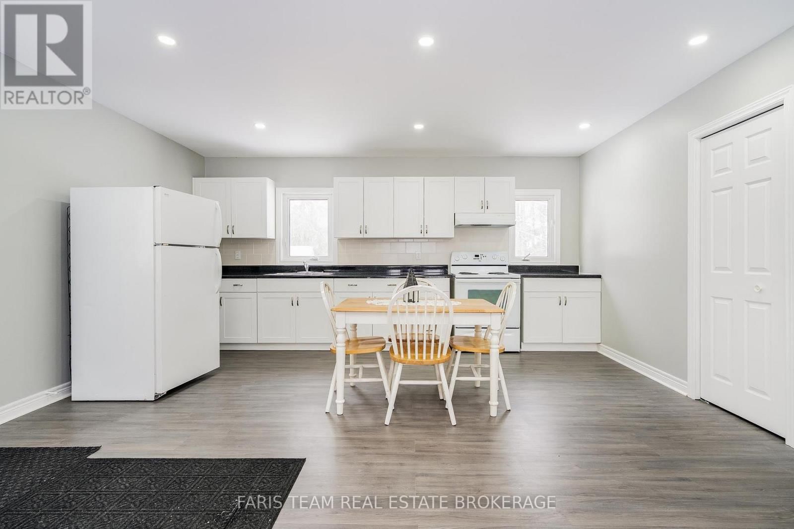 3554 JOHN STREET Image 7