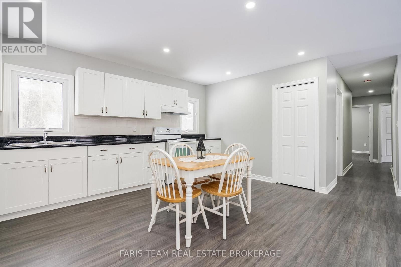 3554 JOHN STREET Image 8