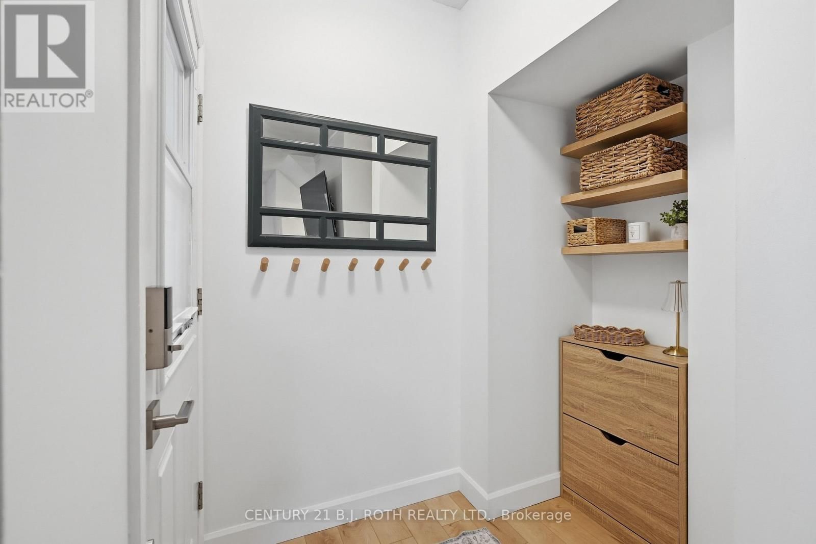 387 FERNDALE DRIVE SOUTH Image 2