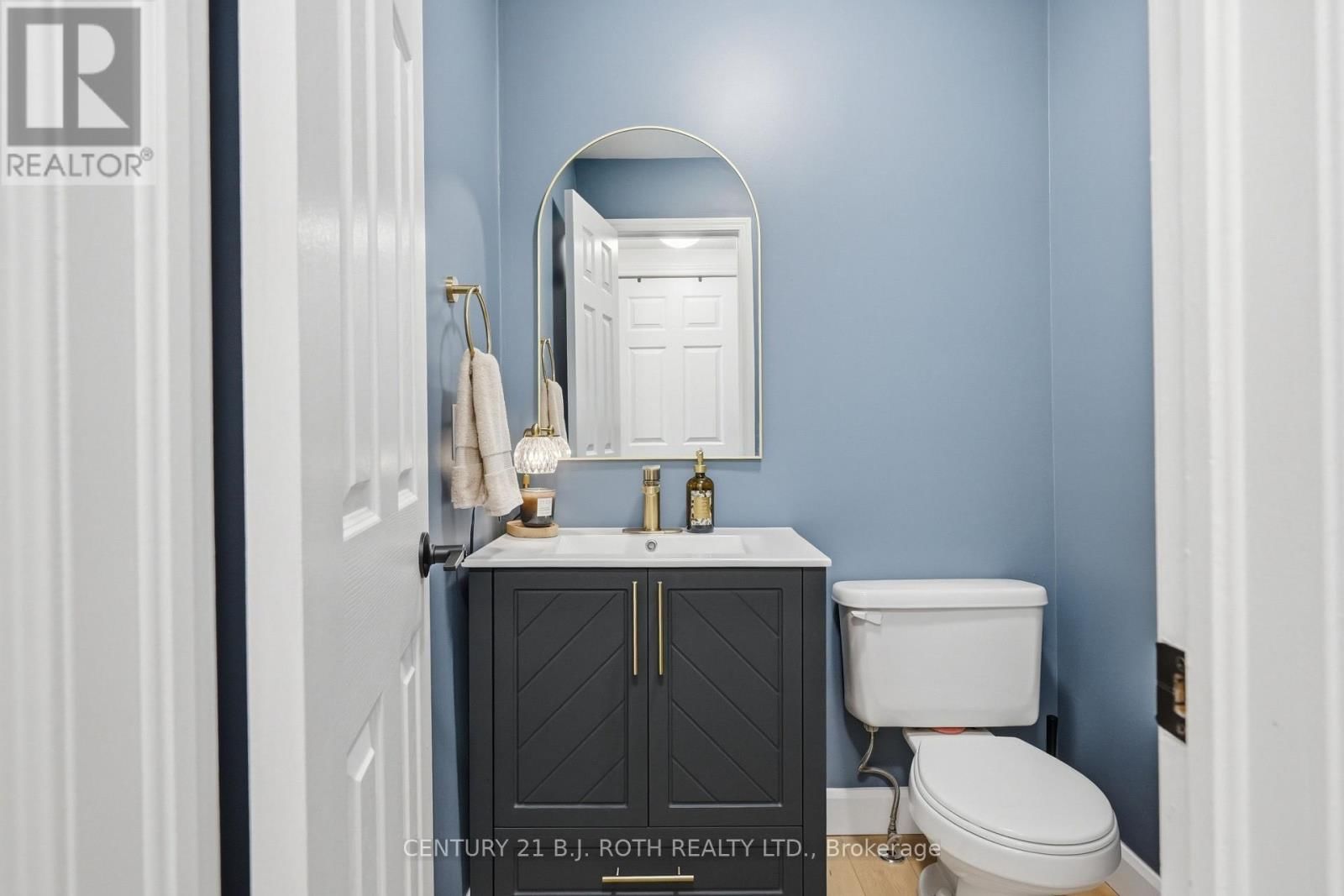 387 FERNDALE DRIVE SOUTH Image 8