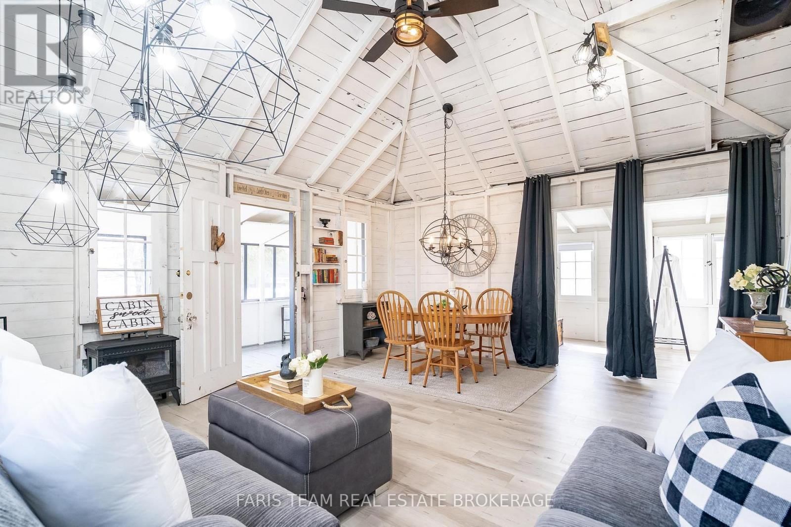 365 ROBINS POINT ROAD Image 12