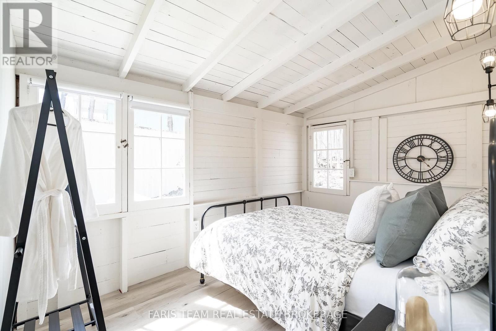 365 ROBINS POINT ROAD Image 13