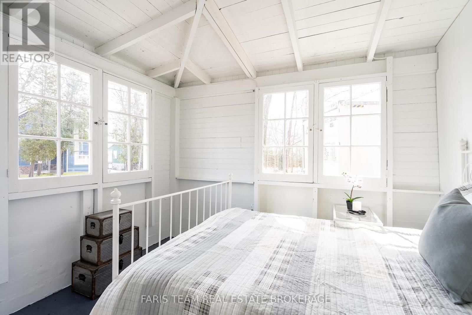 365 ROBINS POINT ROAD Image 15