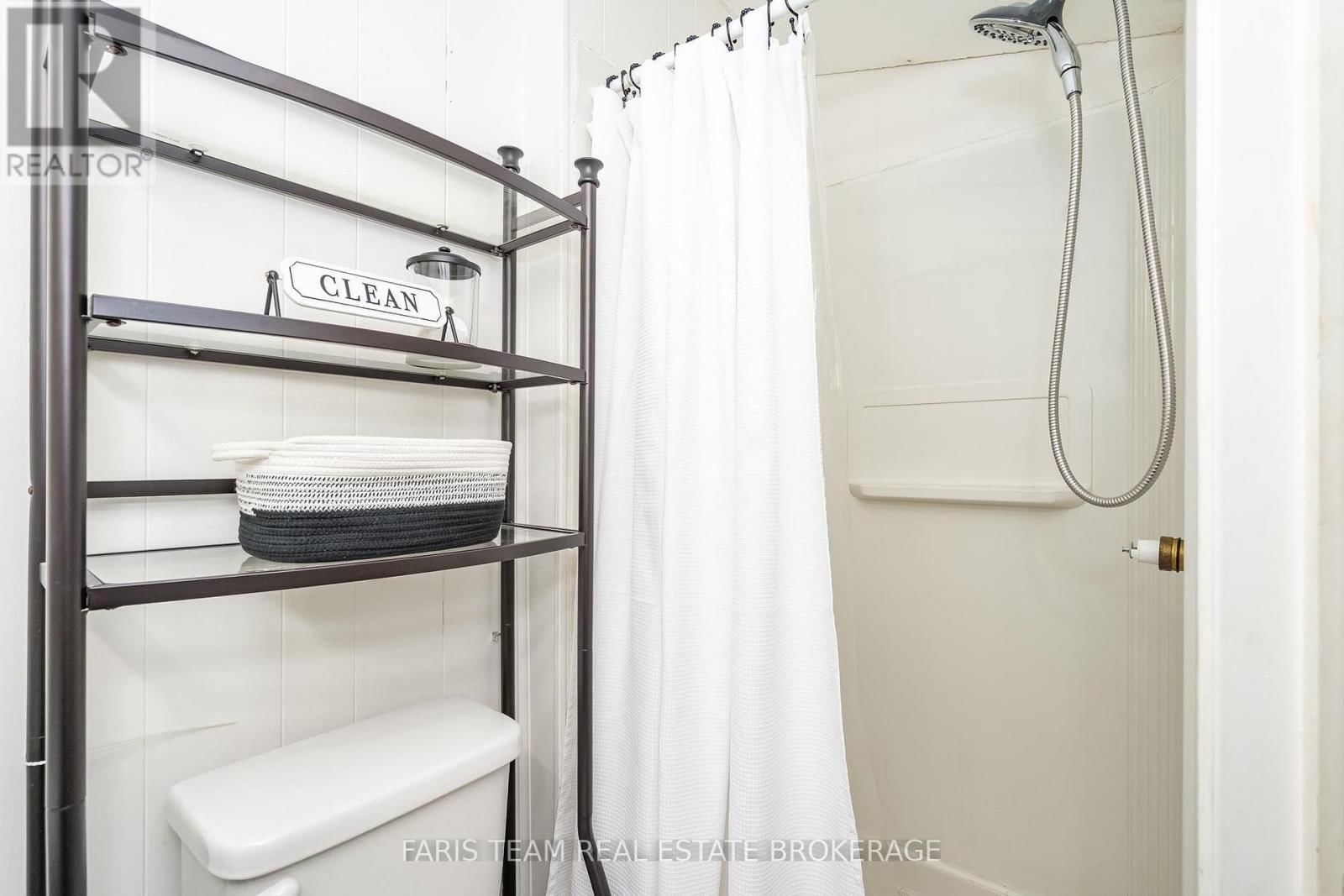 365 ROBINS POINT ROAD Image 16