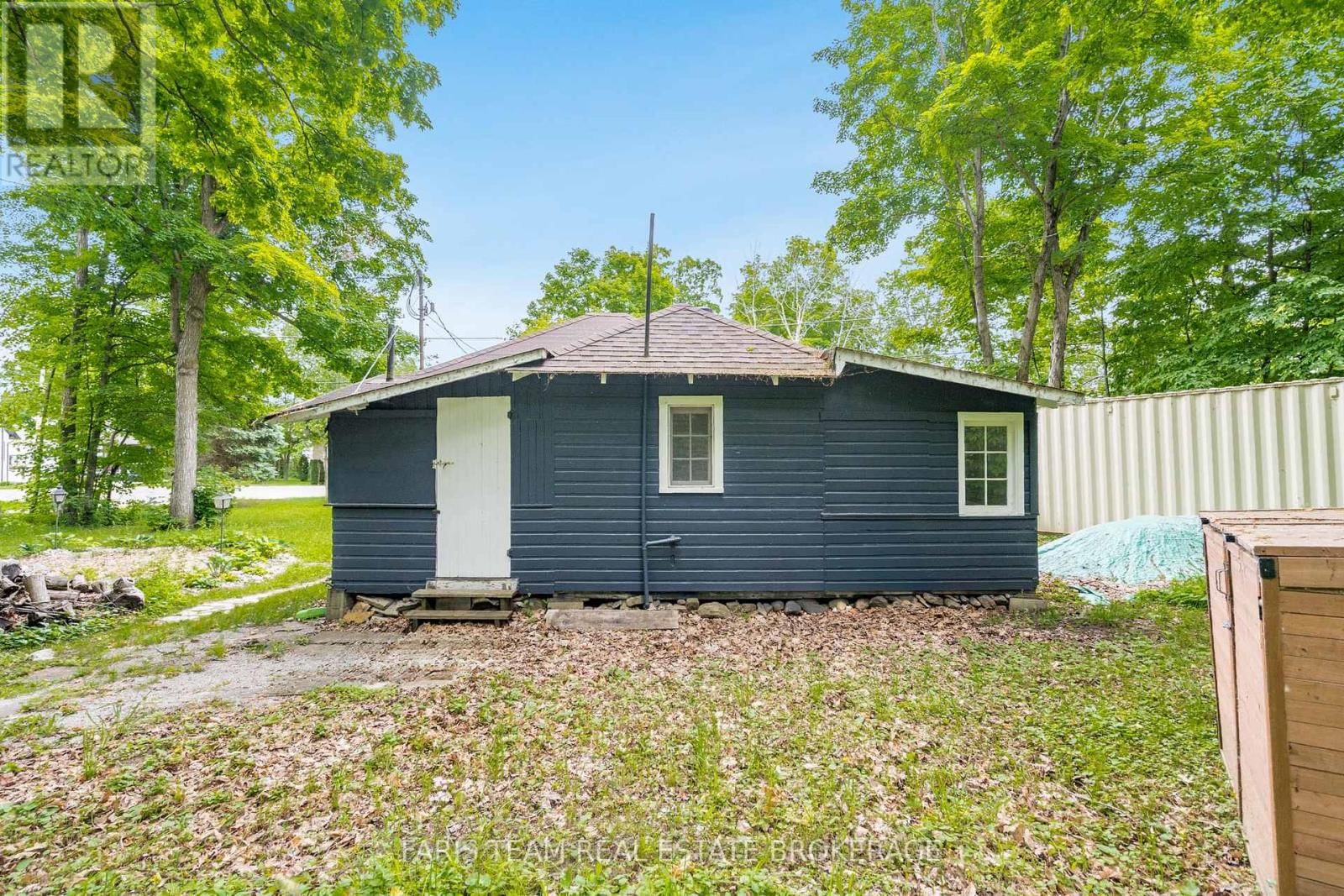 365 ROBINS POINT ROAD Image 18