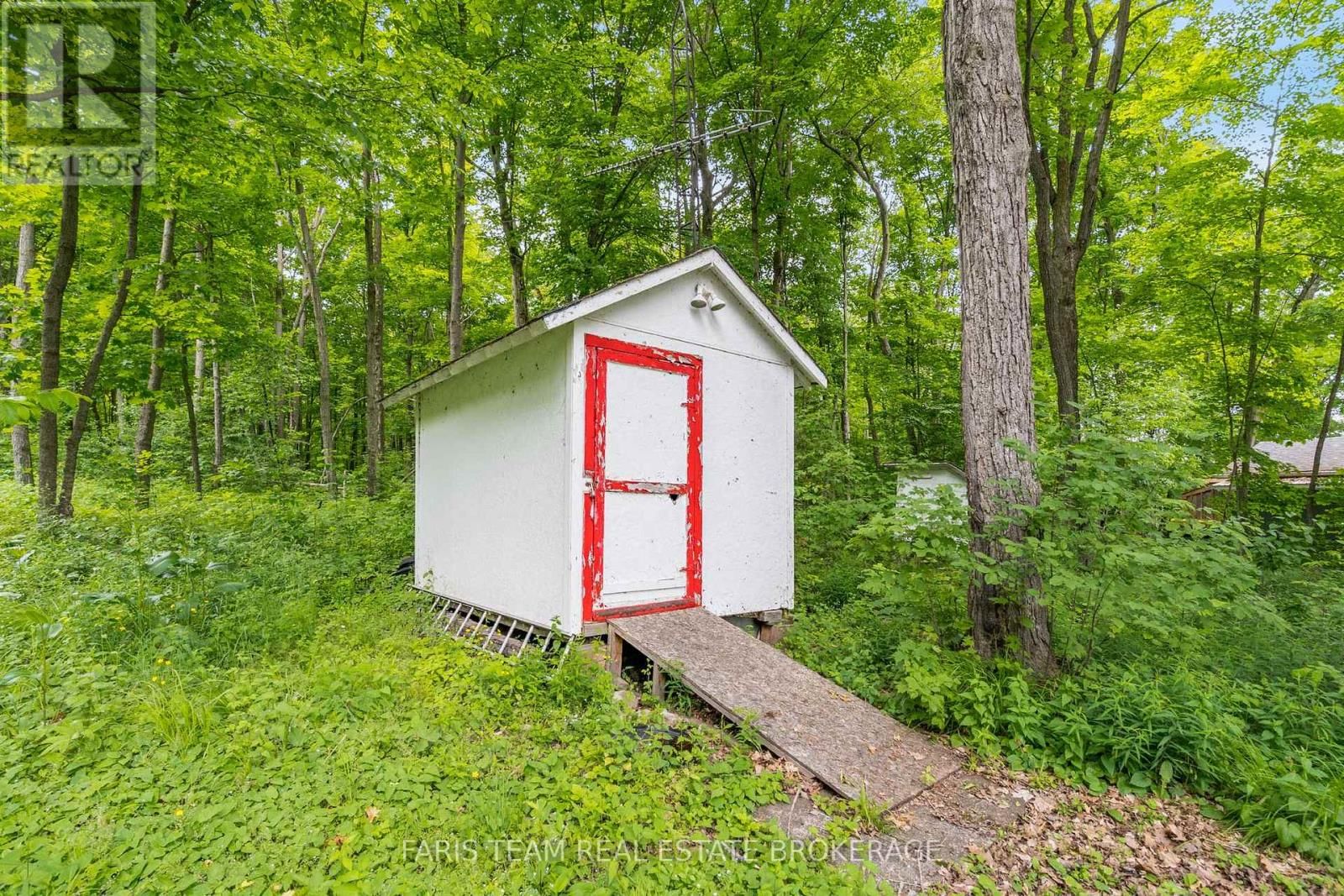 365 ROBINS POINT ROAD Image 21