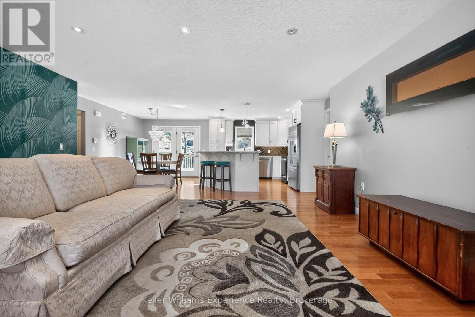 1 GIDLEY COURT Image 15