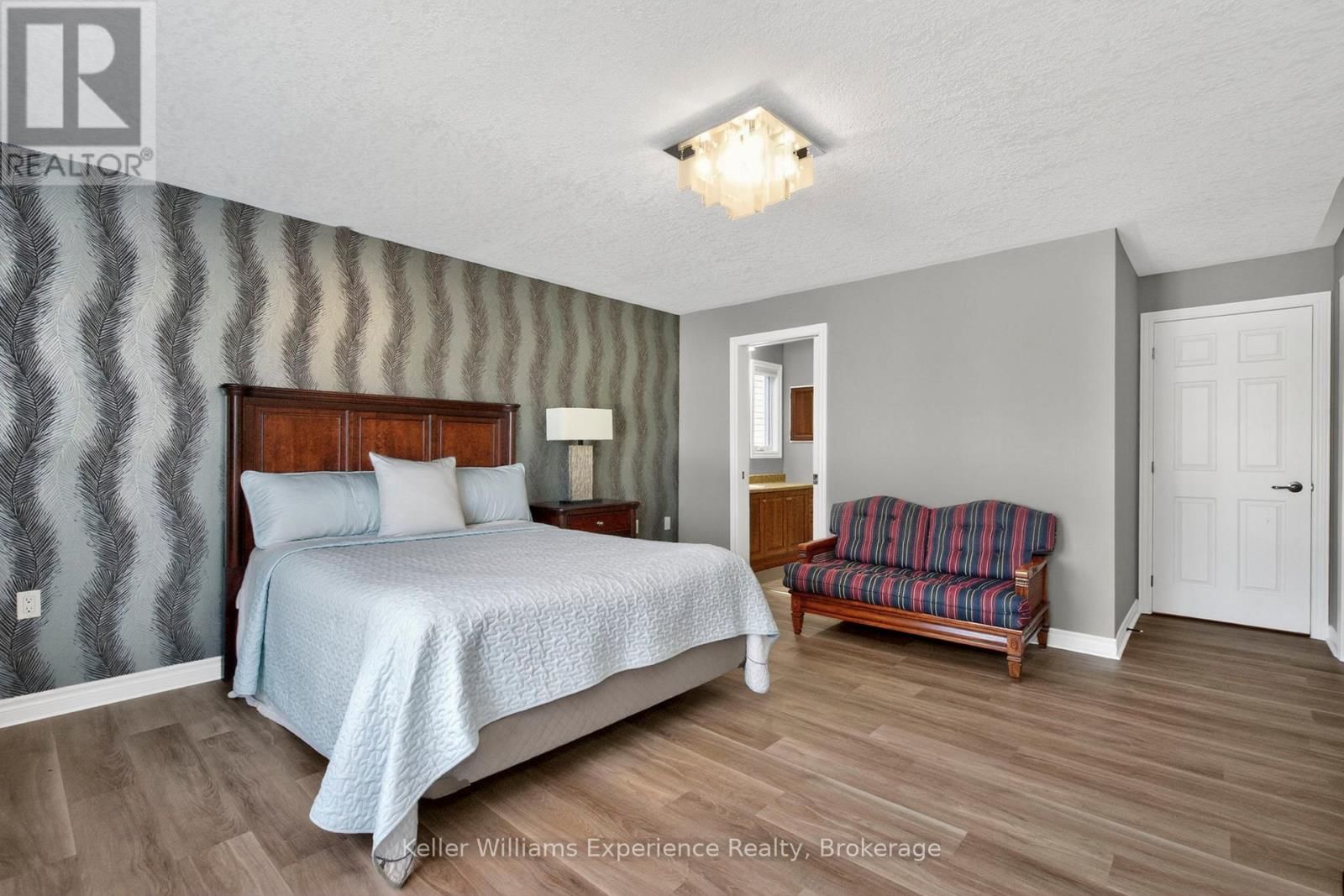 1 GIDLEY COURT Image 25