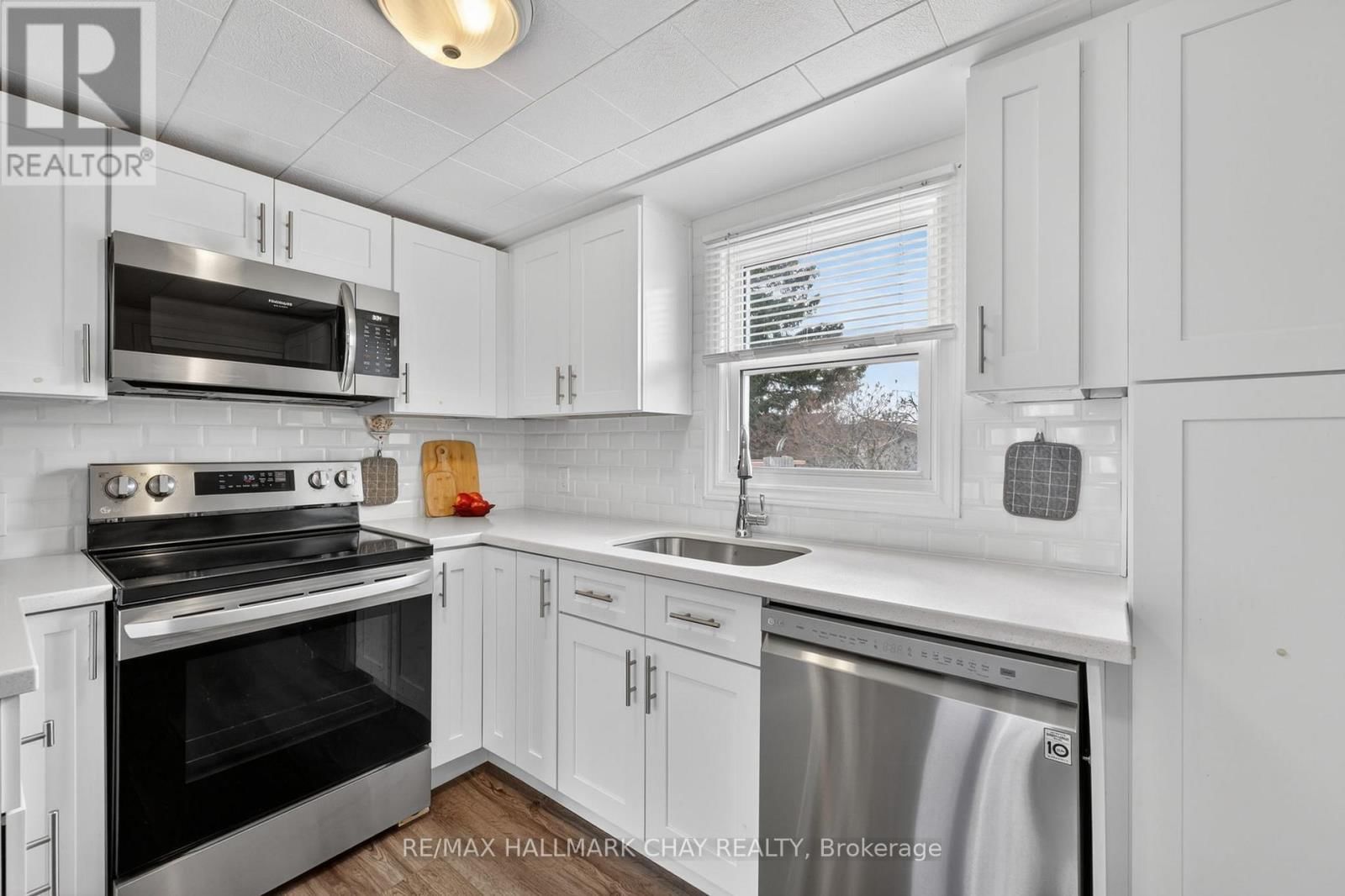 27 ALEXANDER ROAD Image 10