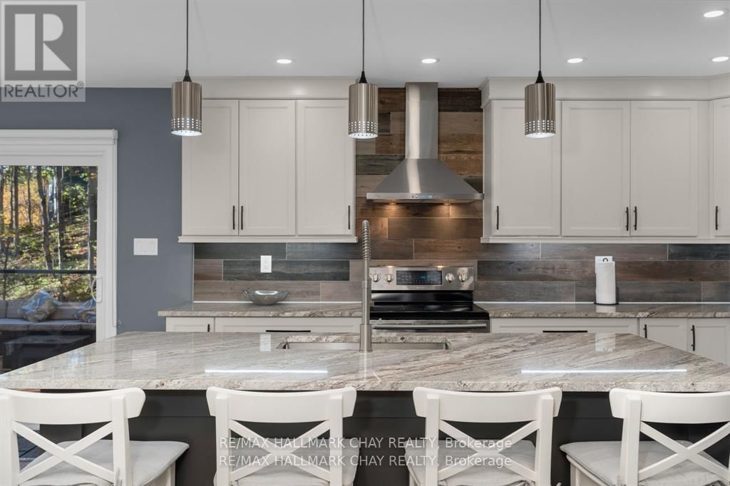 1 IROQUOIS RIDGE Image 15