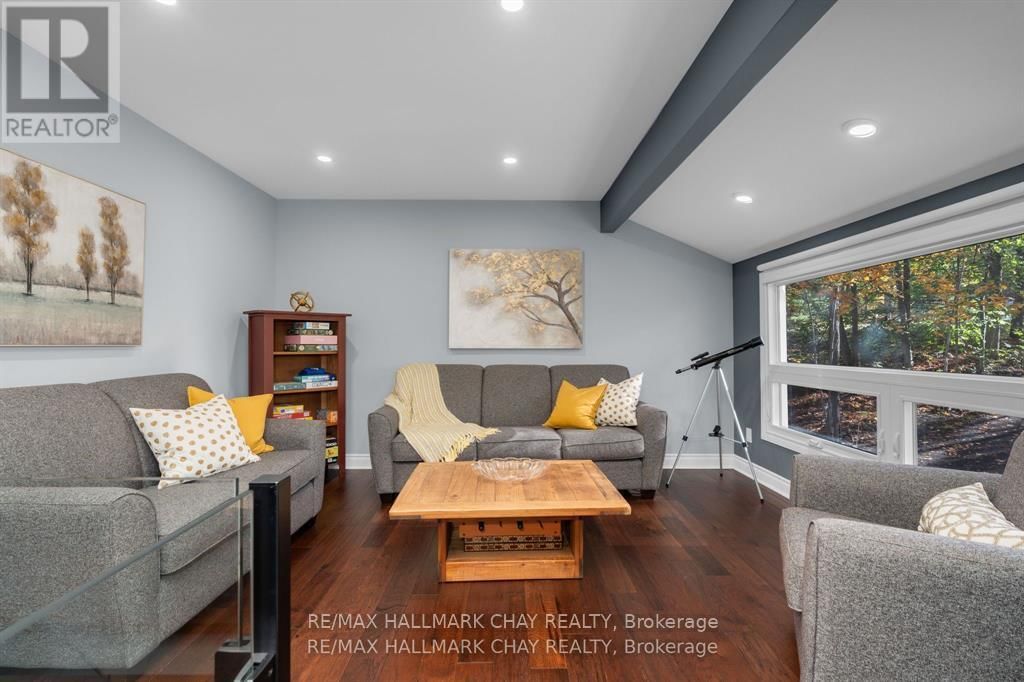 1 IROQUOIS RIDGE Image 21