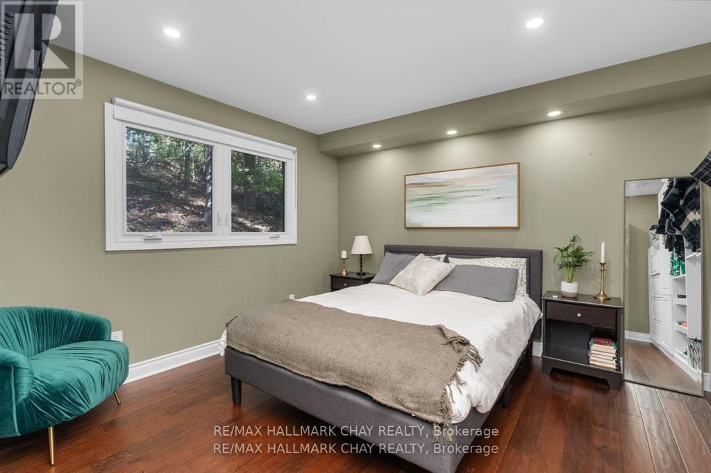 1 IROQUOIS RIDGE Image 22