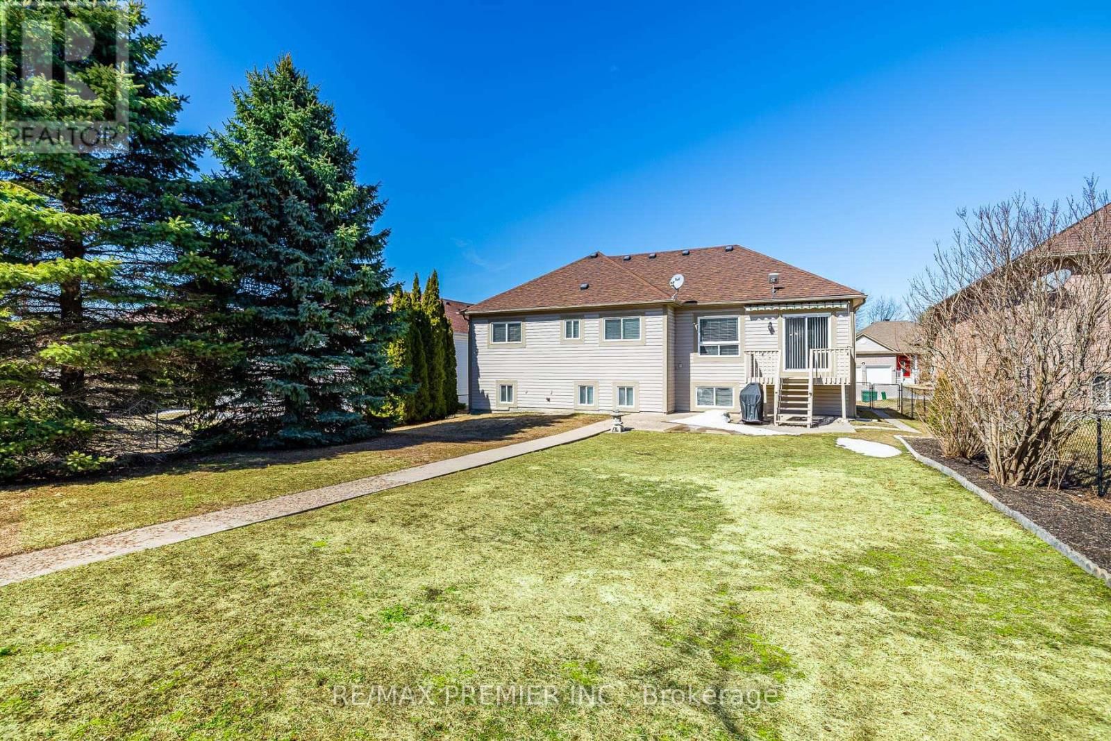 20 CRANBERRY HTS Image 18