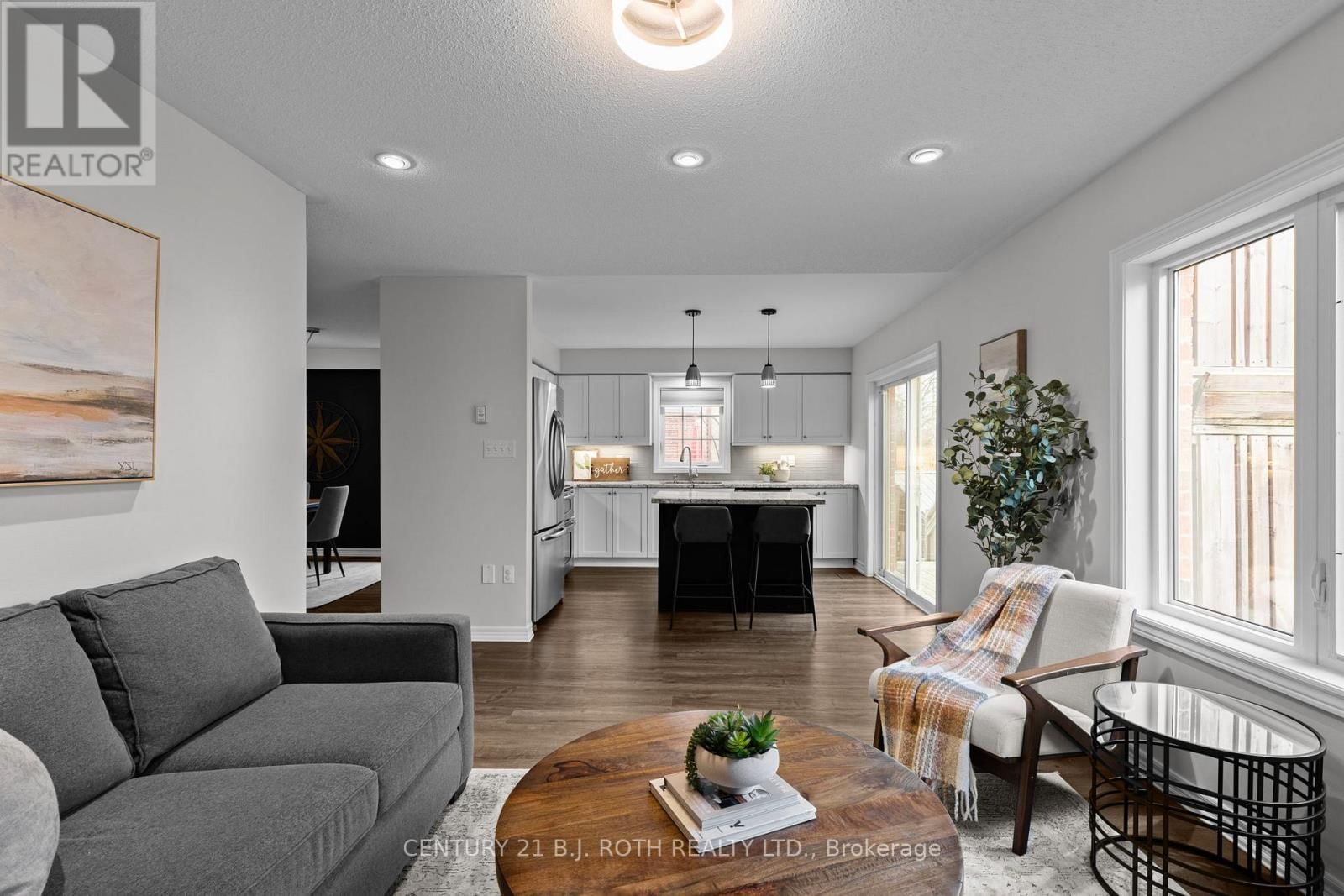 30 MEGAN CRESCENT Image 10