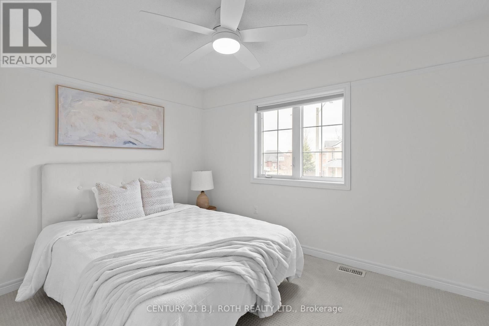 30 MEGAN CRESCENT Image 16