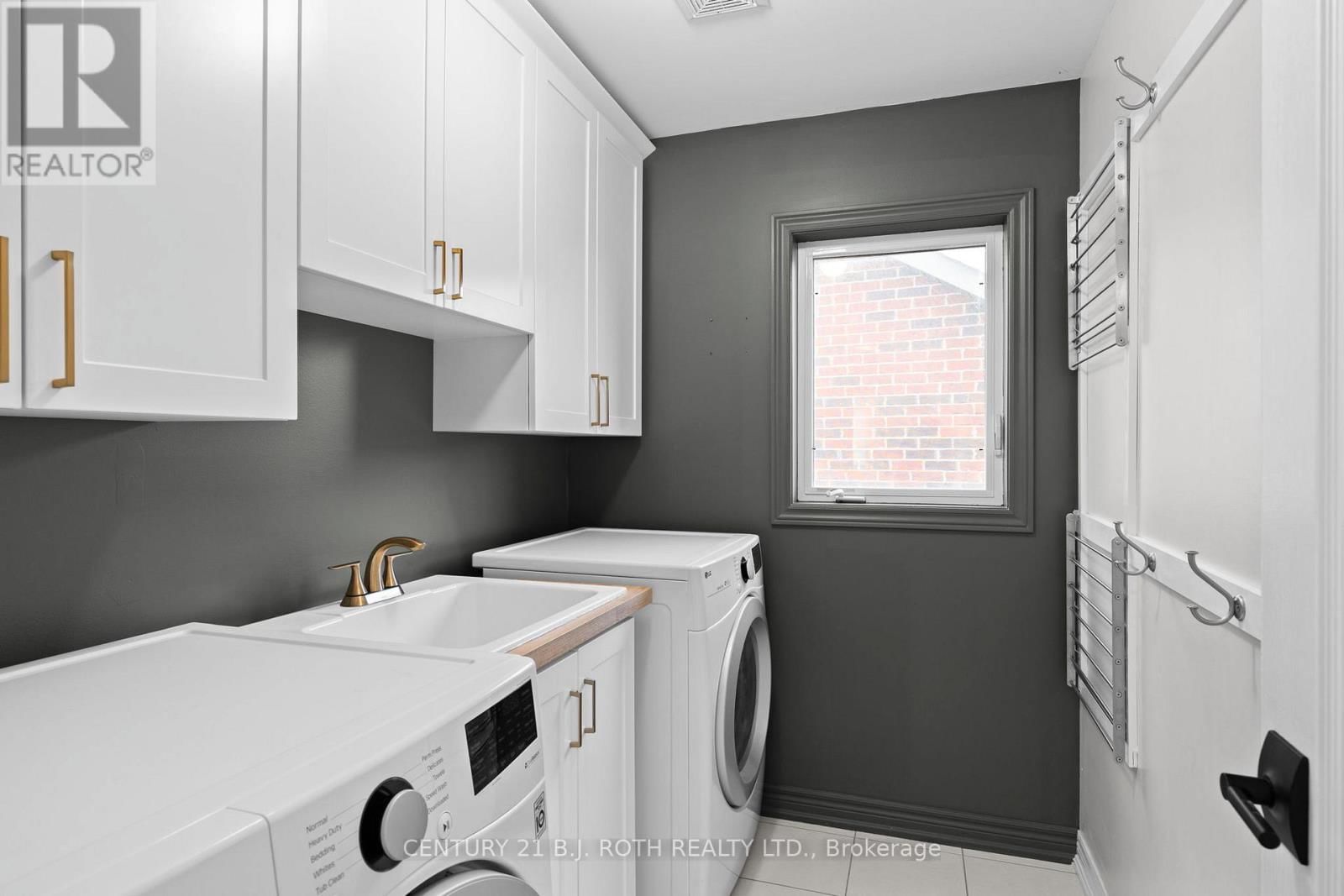 30 MEGAN CRESCENT Image 19