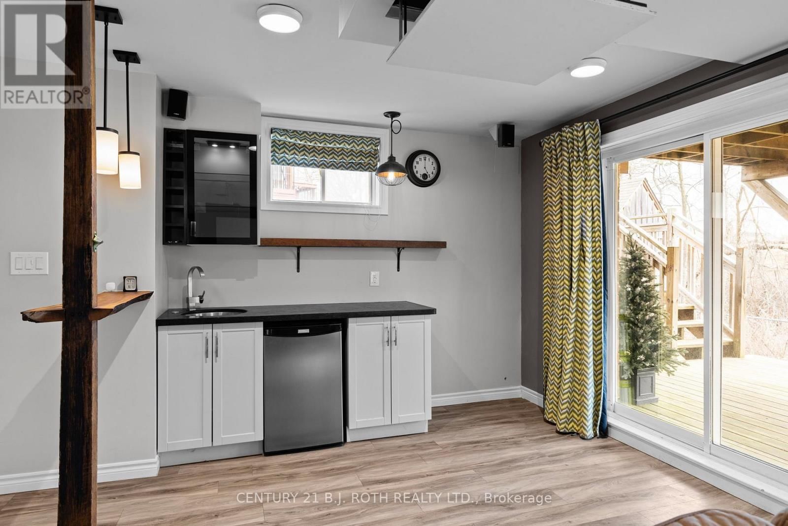 30 MEGAN CRESCENT Image 26