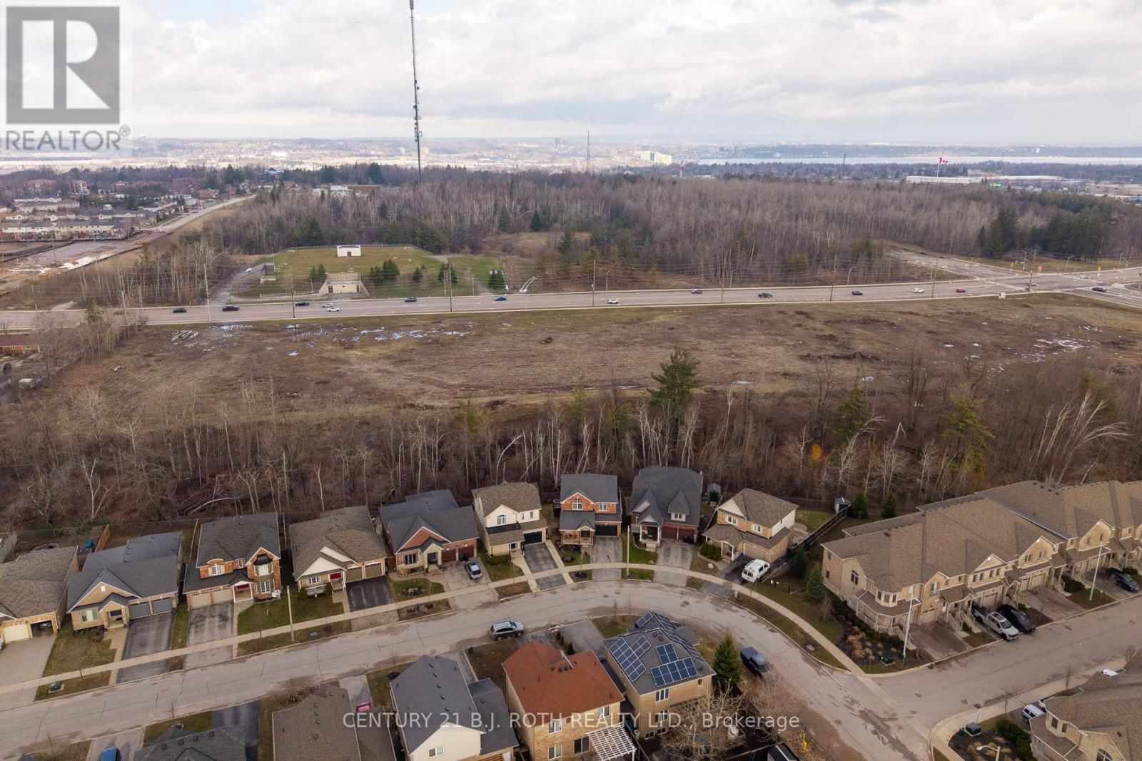 30 MEGAN CRESCENT Image 36