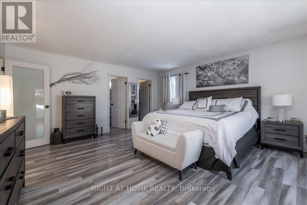 1628 WARMINSTER SIDEROAD Image 17