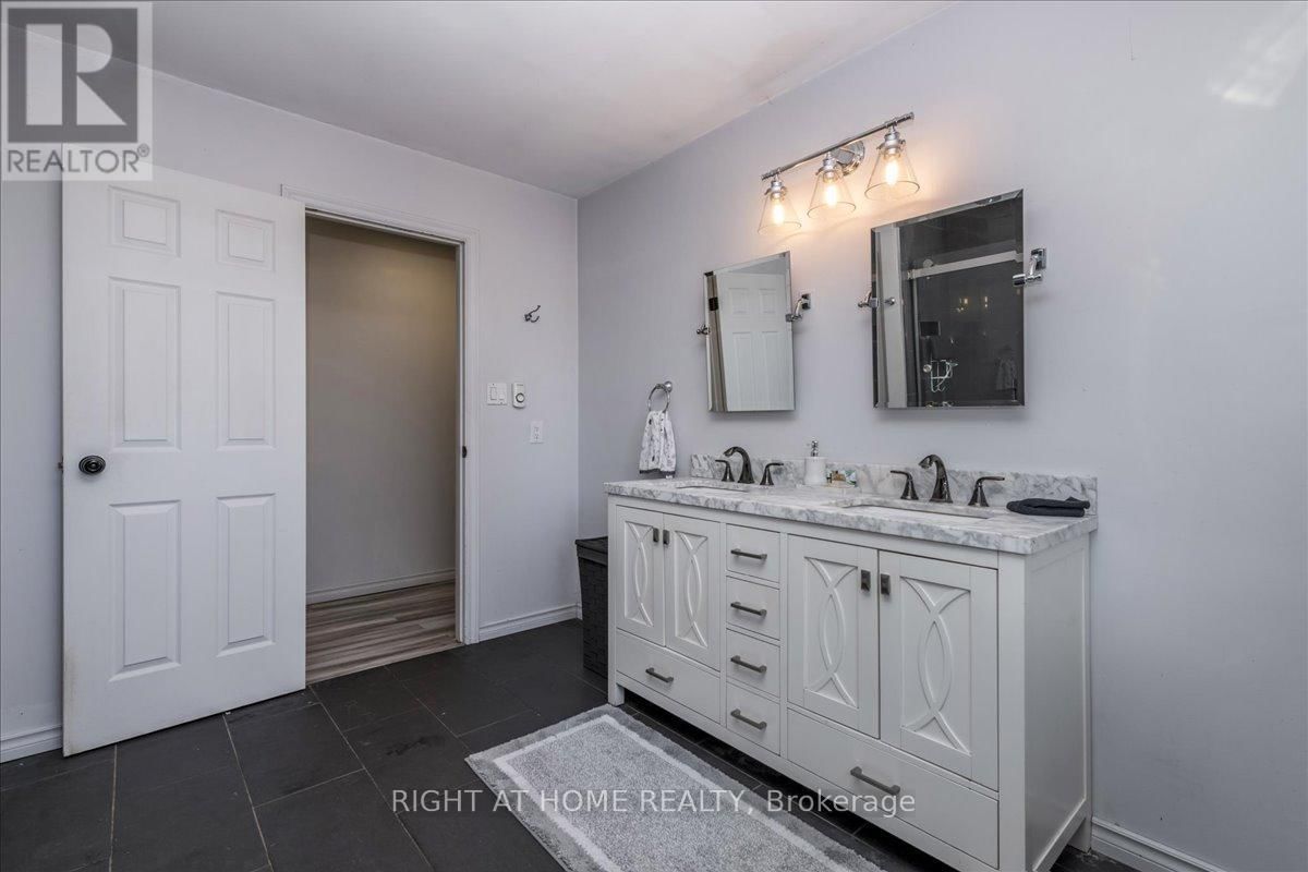 1628 WARMINSTER SIDEROAD Image 21