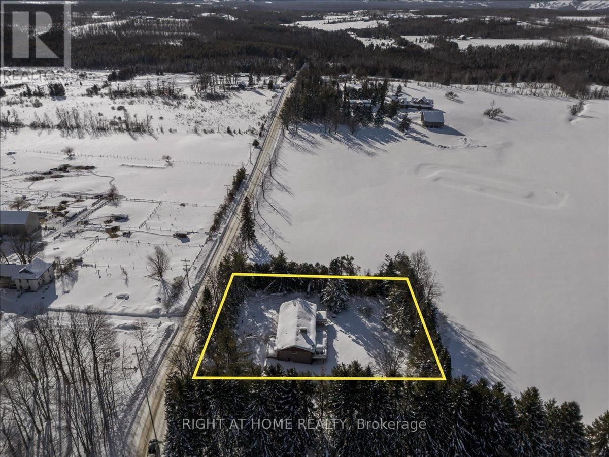 1628 WARMINSTER SIDEROAD Image 38